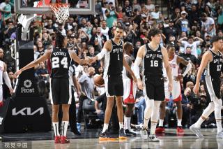 相比之下 相比之下